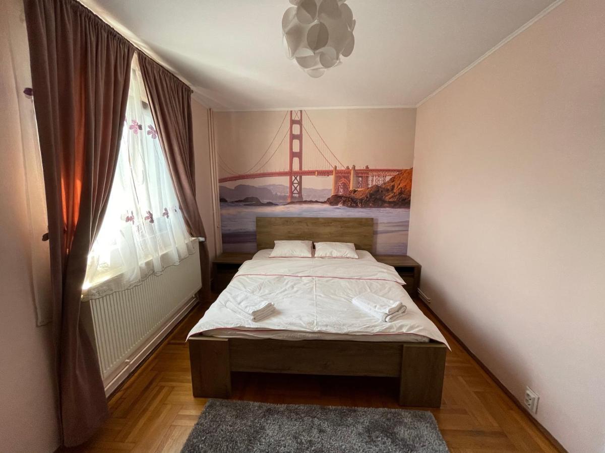 Soho Apartment Fagaras - 1 Bedroom & Extensible Couch Esterno foto