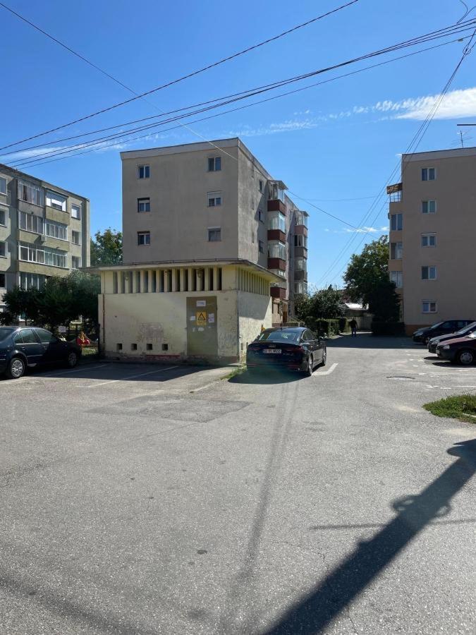 Soho Apartment Fagaras - 1 Bedroom & Extensible Couch Esterno foto